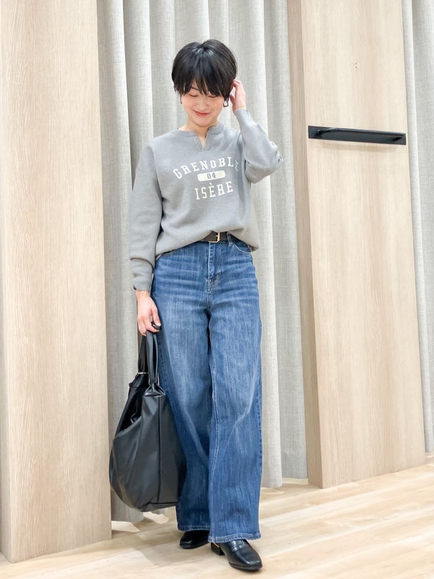 Keiさんの「grove｜カレッジロゴキーネックニット」を使ったコーディネート