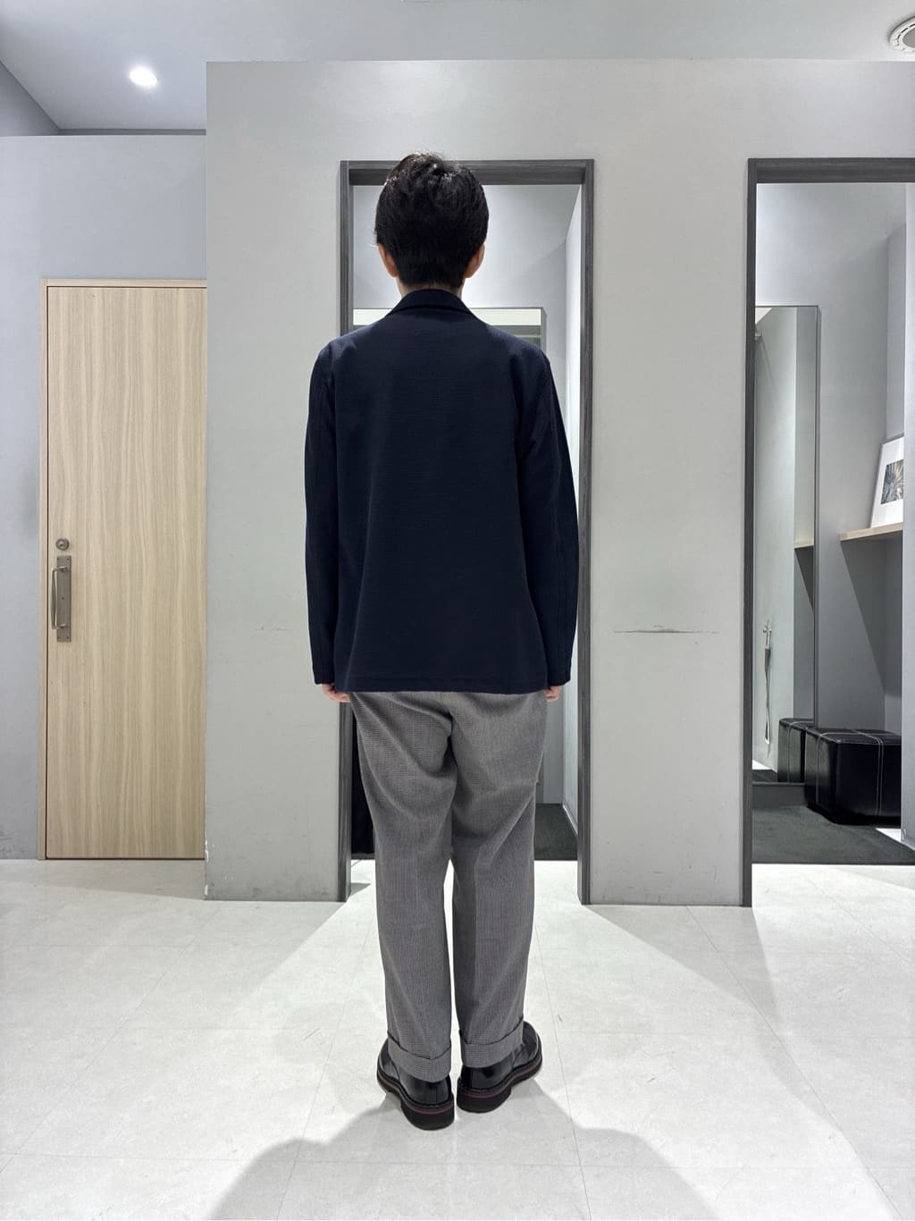 わいずみさんの「TAKEO KIKUCHI｜【尾州織】ショールカラー カーディガン」を使ったコーディネート