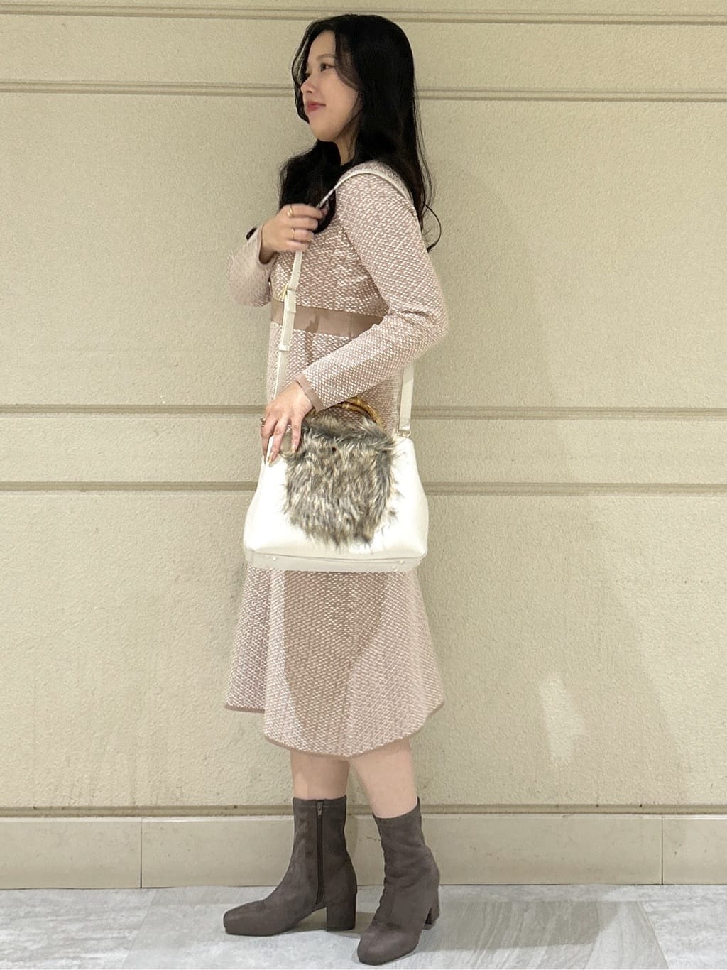 Momokaさんの「COUP DE CHANCE｜【手洗い可】衿付きニットジャカード編みワンピース」を使ったコーディネート