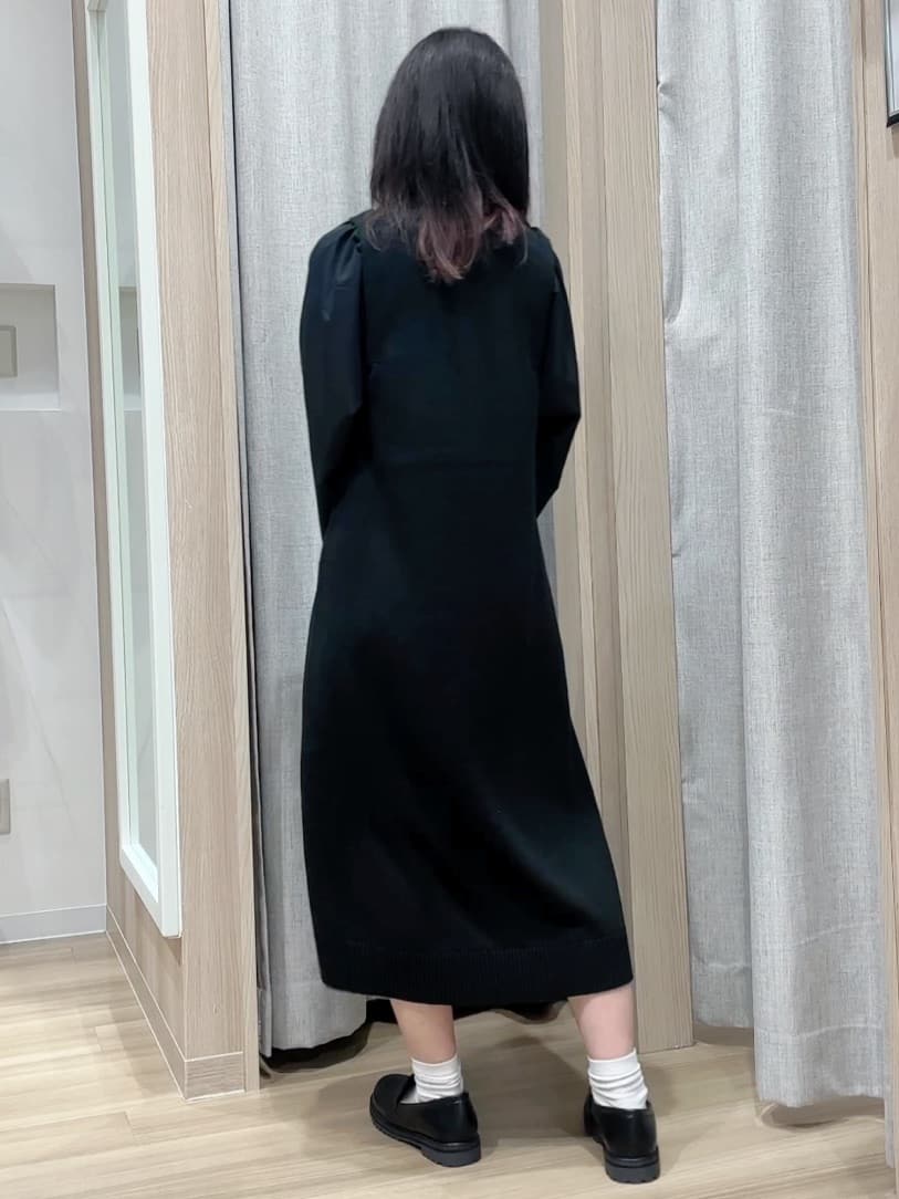Fumikaさんの「grove｜一枚で華やぐ、袖布帛ケーブルニットワンピース」を使ったコーディネート