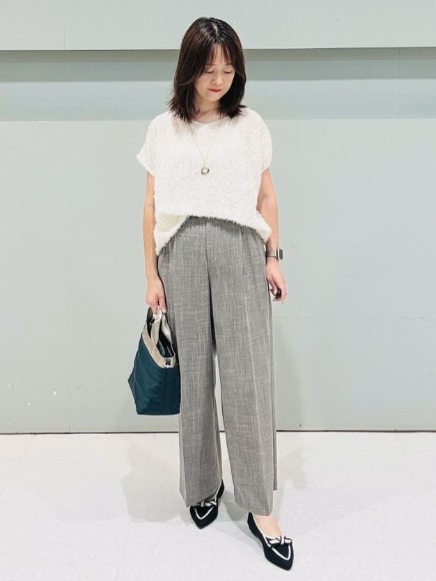 makiさんの「UNTITLED｜【セットアップ可/洗える】フェザーフレンチスリーブブラウス」を使ったコーディネート