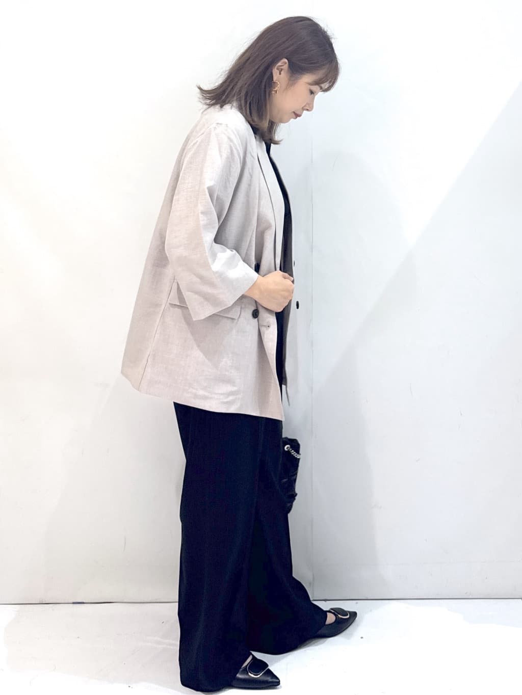 やすさんの「OPAQUE.CLIP｜リネンライクダブルジャケット【洗える】」を使ったコーディネート