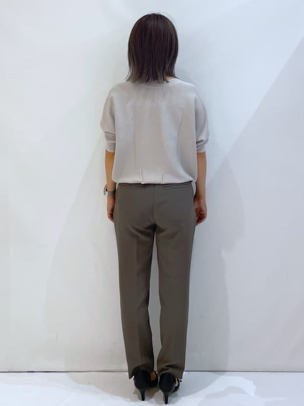 manaさんの「OPAQUE.CLIP｜《5色展開》前後2WAY ドルマンスリーブニット【UVケア／抗ピル／洗濯機洗い可】」を使ったコーディネート