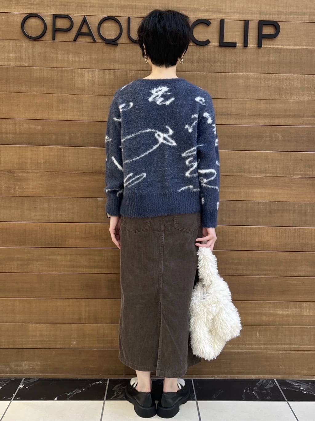 ゆうあさんの「OPAQUE.CLIP｜アート柄シャギーニット【洗濯機OK】」を使ったコーディネート