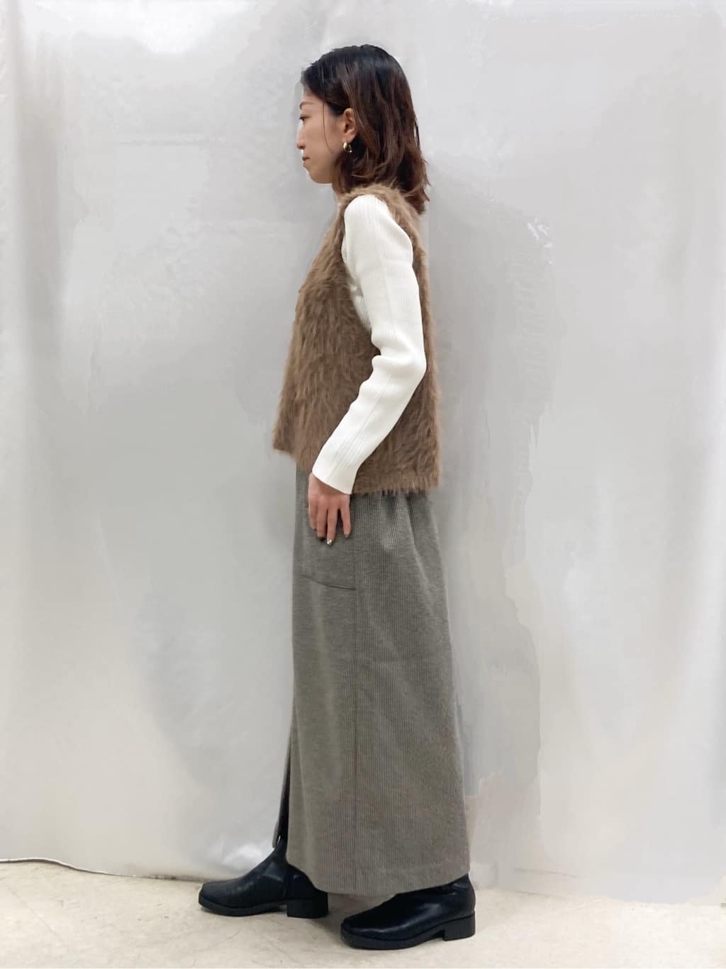 thさんの「SHOO･LA･RUE｜【高レビュー/2点セット】着るだけでコーデが決まる フェザーニットベスト&times;リブニット」を使ったコーディネート