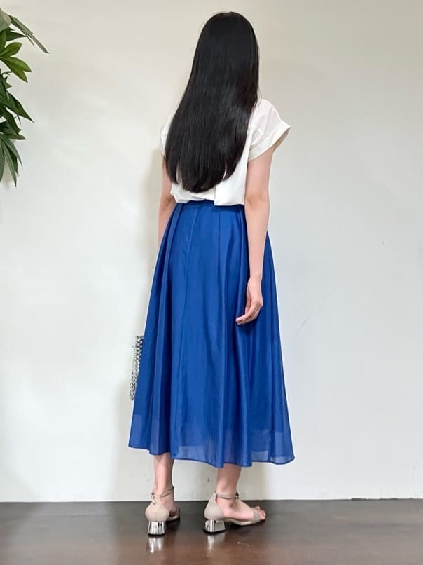 カレンさんの「UNTITLED｜【後ろウエストゴム/洗える】シアーフレアースカート」を使ったコーディネート