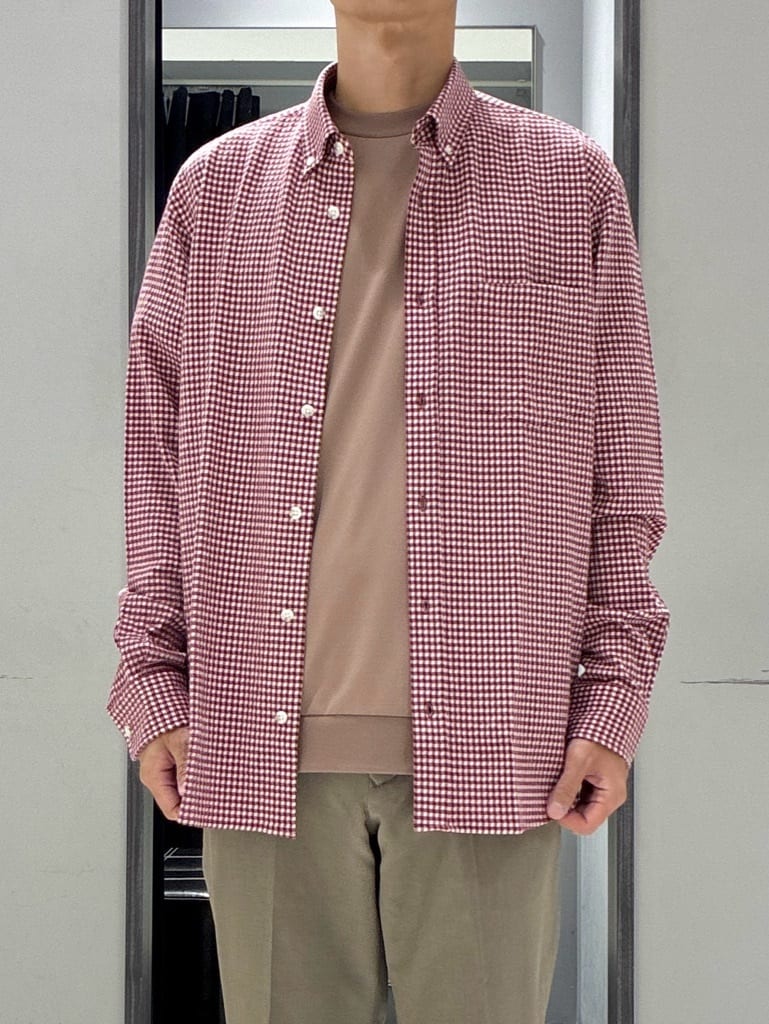 わいずみさんの「TAKEO KIKUCHI｜【抗菌防臭/シーズンレス】シアサッカーギンガムチェック ストレッチシャツ」を使ったコーディネート