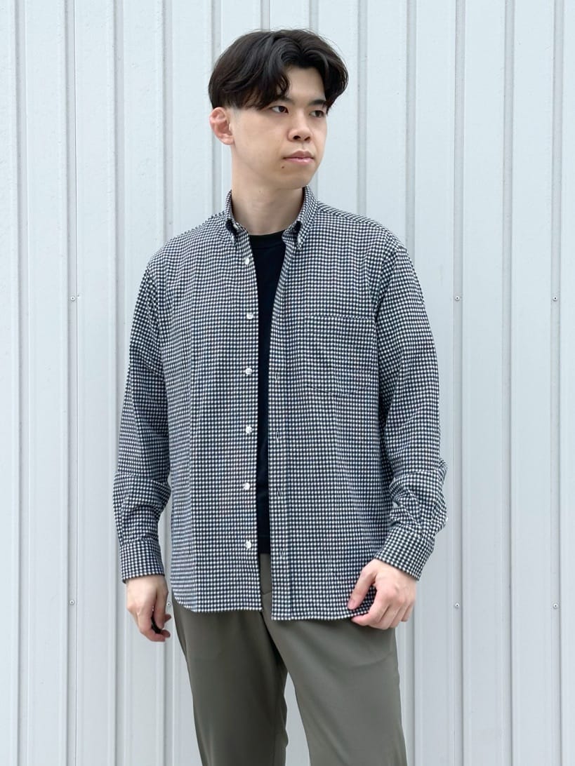 イッシーさんの「TAKEO KIKUCHI｜【抗菌防臭/シーズンレス】シアサッカーギンガムチェック ストレッチシャツ」を使ったコーディネート
