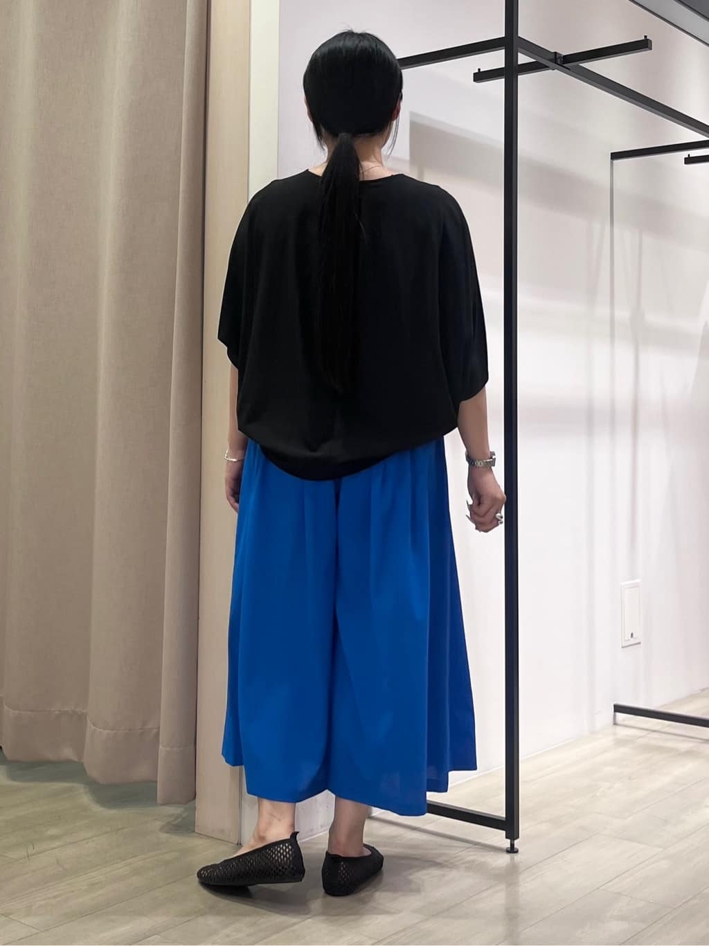 hasuさんの「INDIVI｜【体型カバー/SETUP可能】ジョーゼット　ドルマンブラウス」を使ったコーディネート