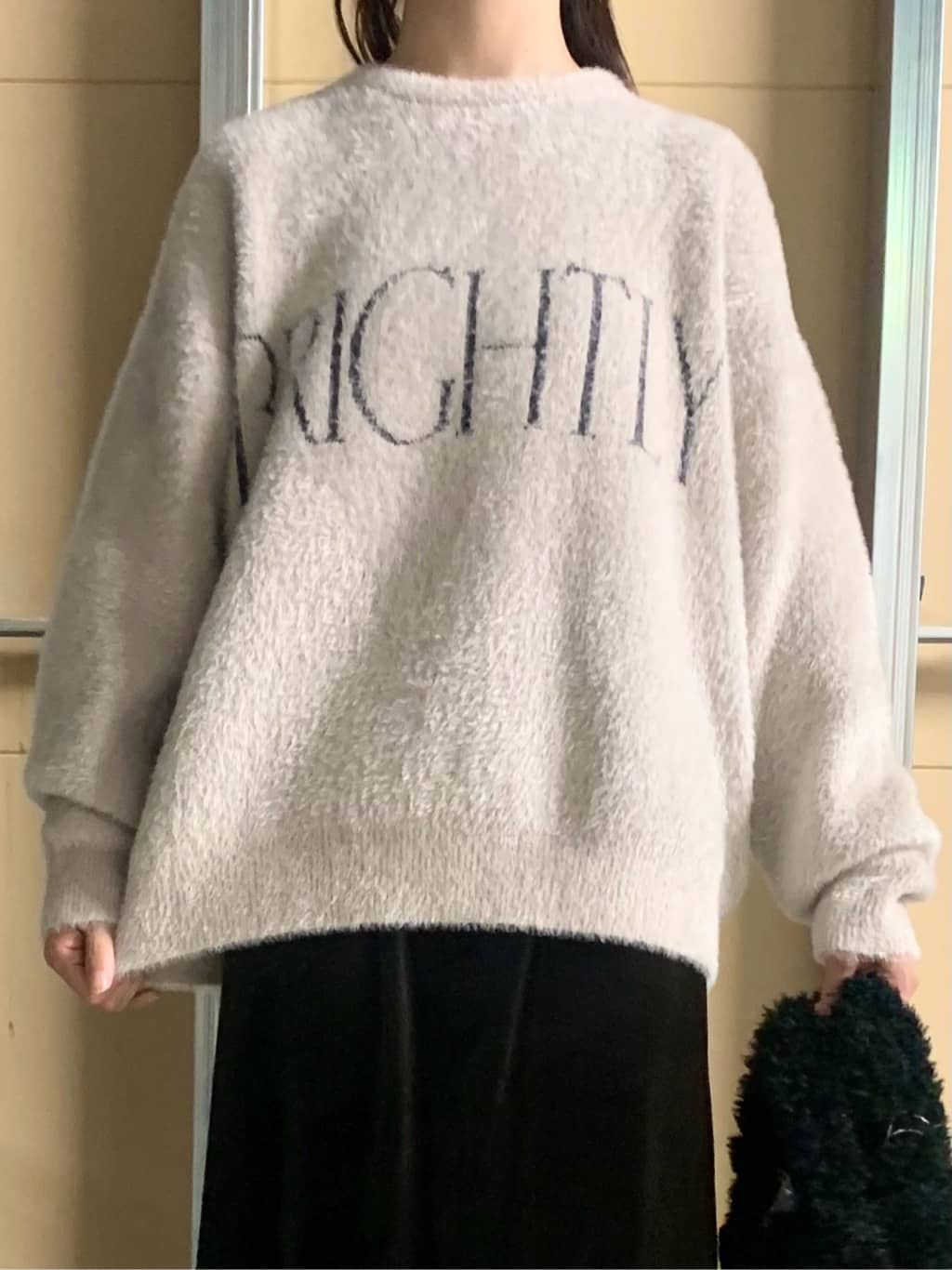 sahoさんの「THE SHOP TK｜ベルベットフェザー ロゴニットプルオーバー」を使ったコーディネート