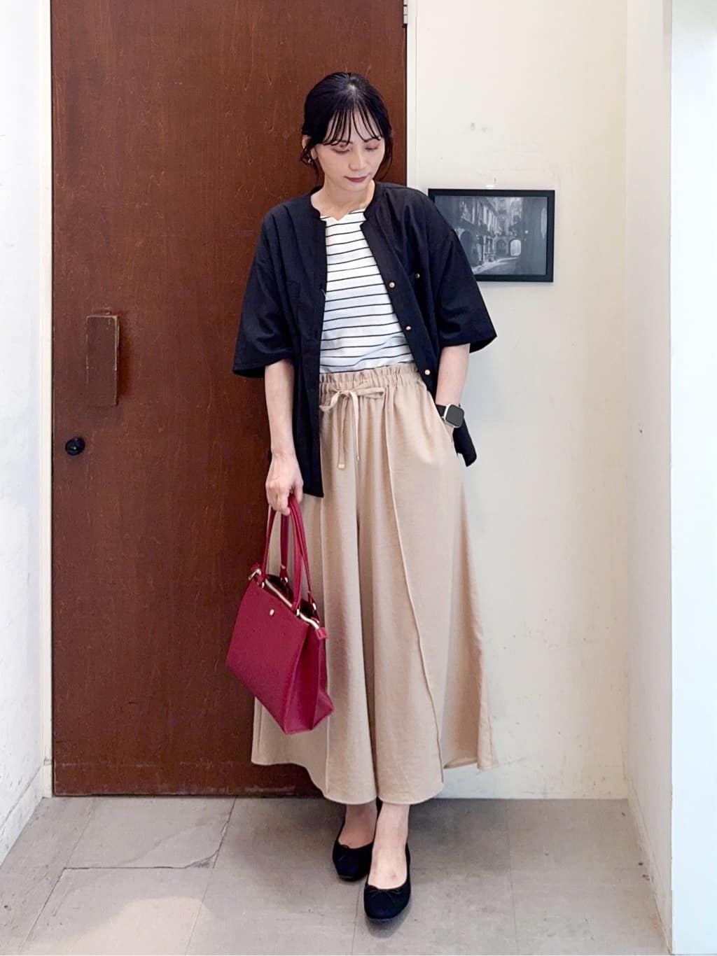 𝐇𝐢𝐫𝐨𝐦𝐢さんの「SHOO･LA･RUE｜【S-LL】女性らしさ漂うハートネック テレコ5分袖トップス」を使ったコーディネート