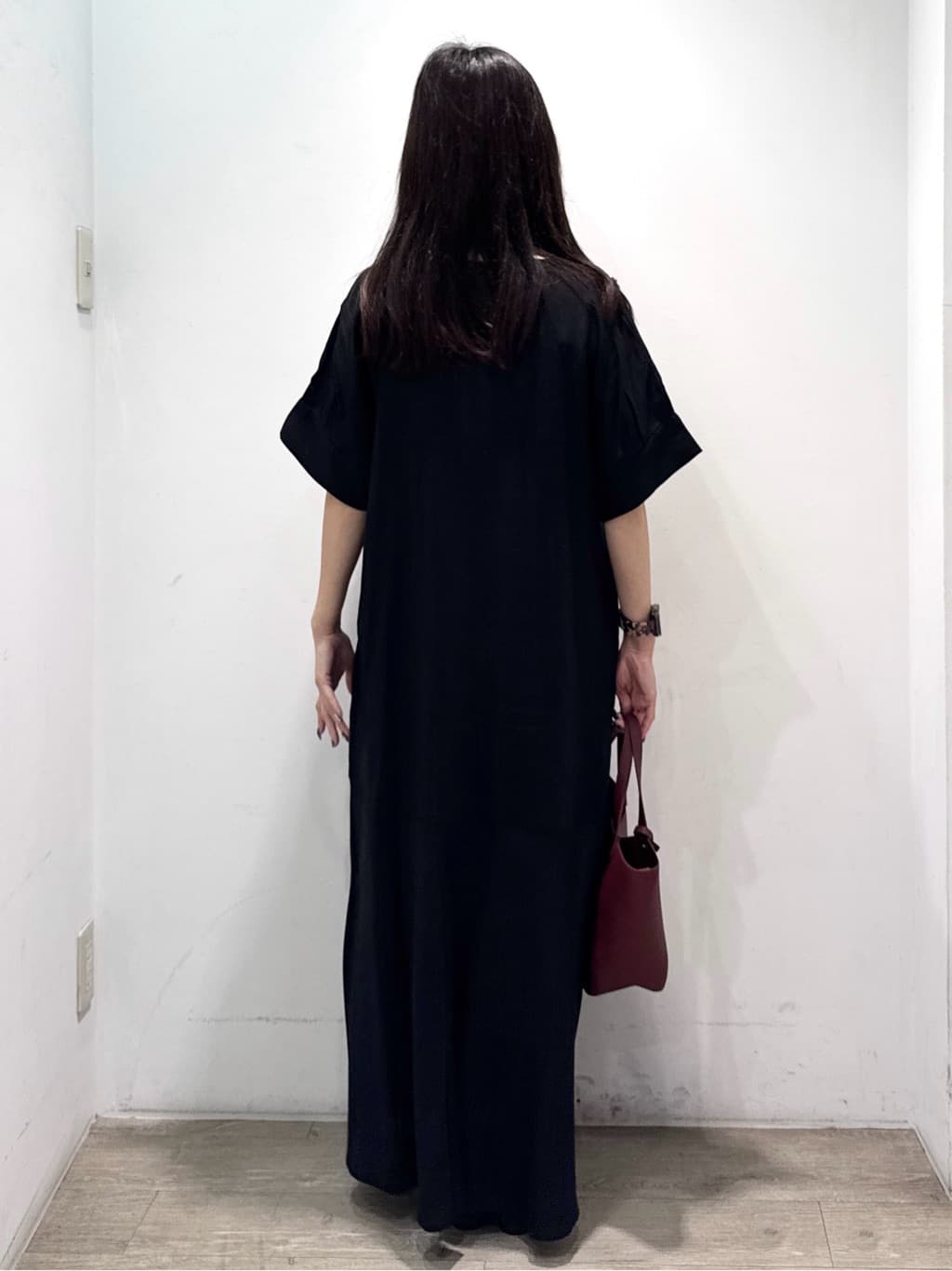 yuicciさんの「OPAQUE.CLIP｜レーヨン麻キーネックワンピース【洗える】」を使ったコーディネート