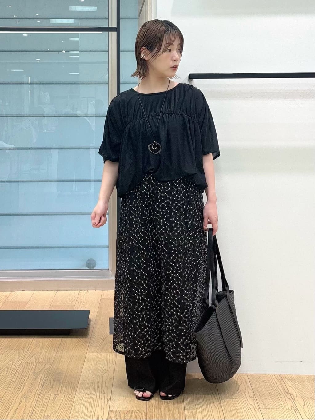 asamiさんの「INDIVI｜【洗える／体型カバー】シャーリングシアートップス」を使ったコーディネート