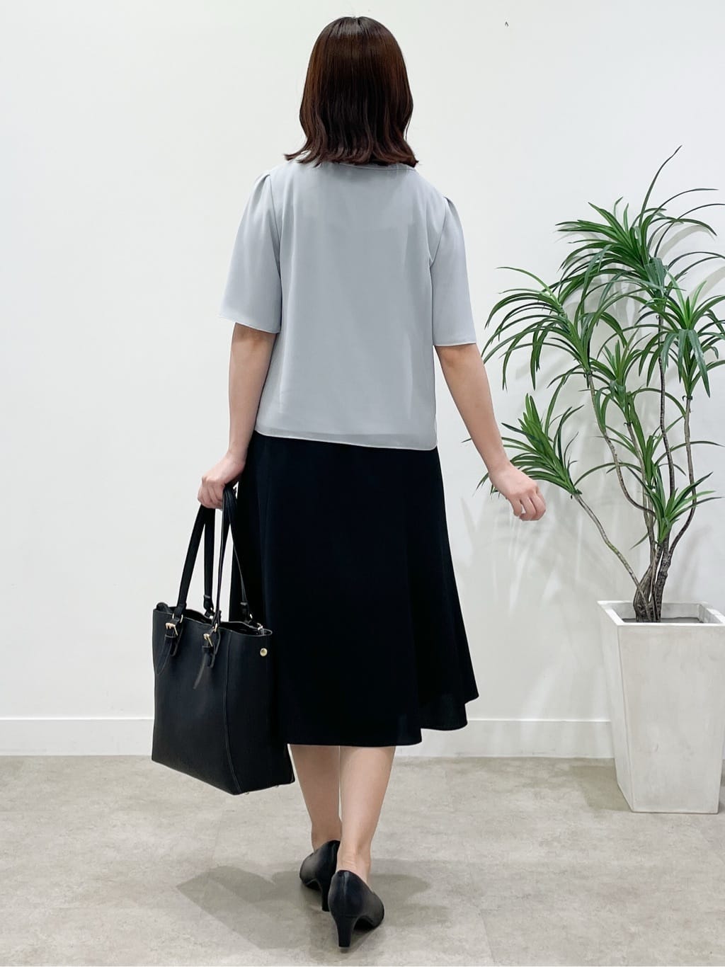 yukariさんの「Reflect｜【一枚着で着映え◎／ジャケットのインナーにも】フロント開きブラウス」を使ったコーディネート