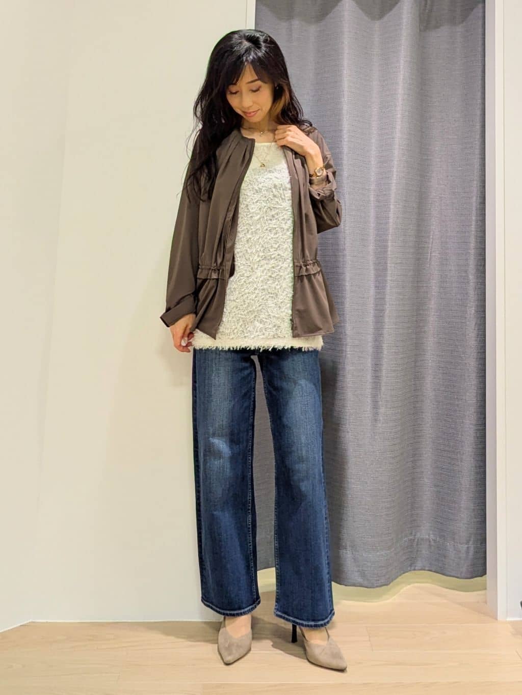 miiさんの「INDIVI｜【褒められデニム】ワイドストレート デニムパンツ」を使ったコーディネート