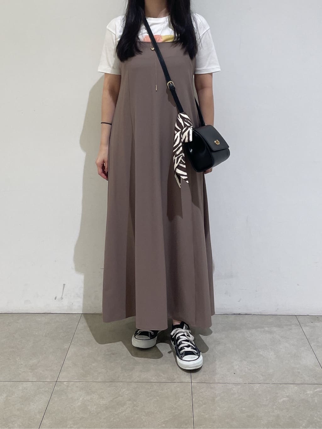 emikaさんの「INDIVI｜【UVケア】エアリージョーゼット キャミワンピース」を使ったコーディネート