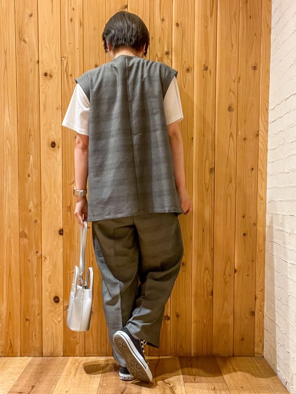 m.さんの「SHOO･LA･RUE｜【S-LL/ひんやり/UV】選べる6柄でそれぞれ欲しくなる プリントTシャツ」を使ったコーディネート