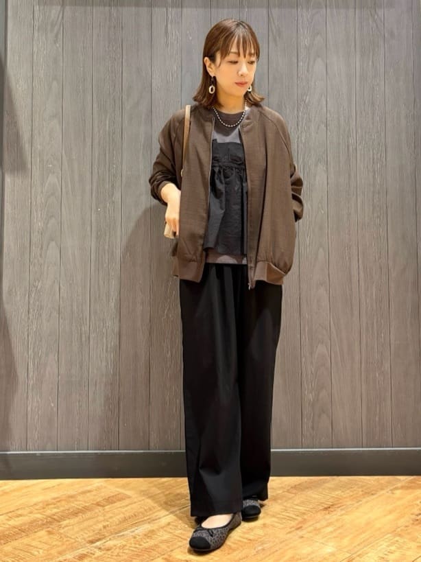 meiさんの「SHOO･LA･RUE｜【洗濯機可/S-LL】さっと羽織れる 軽量リブブルゾン」を使ったコーディネート