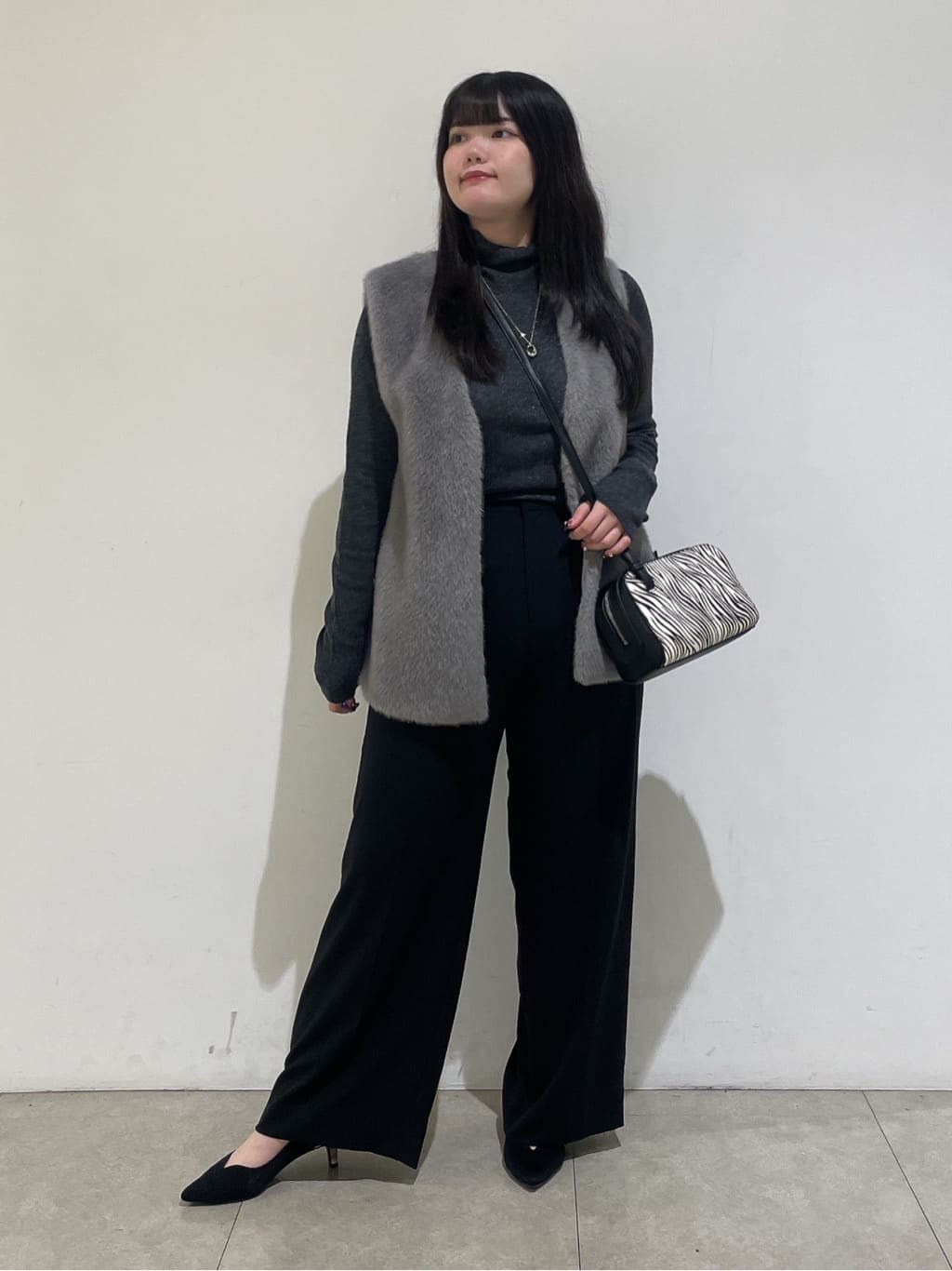 emikaさんの「INDIVI｜ミンク調フェイクファージレ」を使ったコーディネート