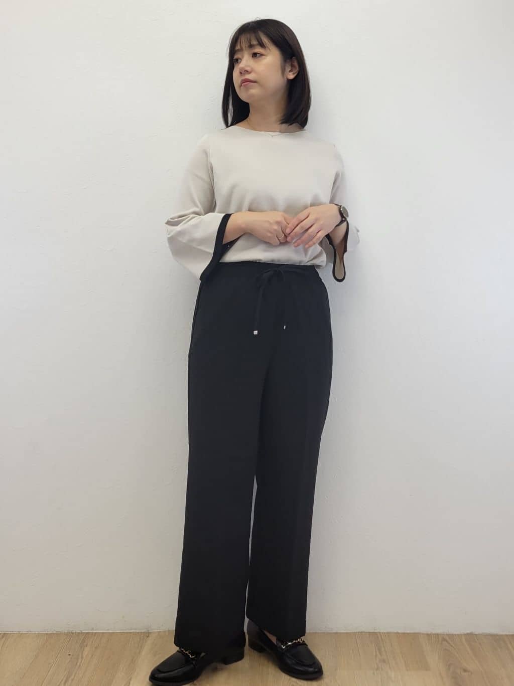 LISAさんの「OPAQUE.CLIP｜美脚イージーワイドパンツ【防シワ／洗濯機洗い可／抗ピル／ストレッチ】《丈が選べる／SS-LLサイズ／」を使ったコーディネート