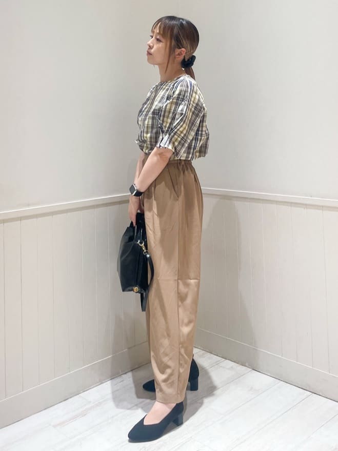 reina.tさんの「SHOO･LA･RUE｜【S-LL/5分袖】お袖タックできれいに魅せる 大人のチェックブラウス」を使ったコーディネート
