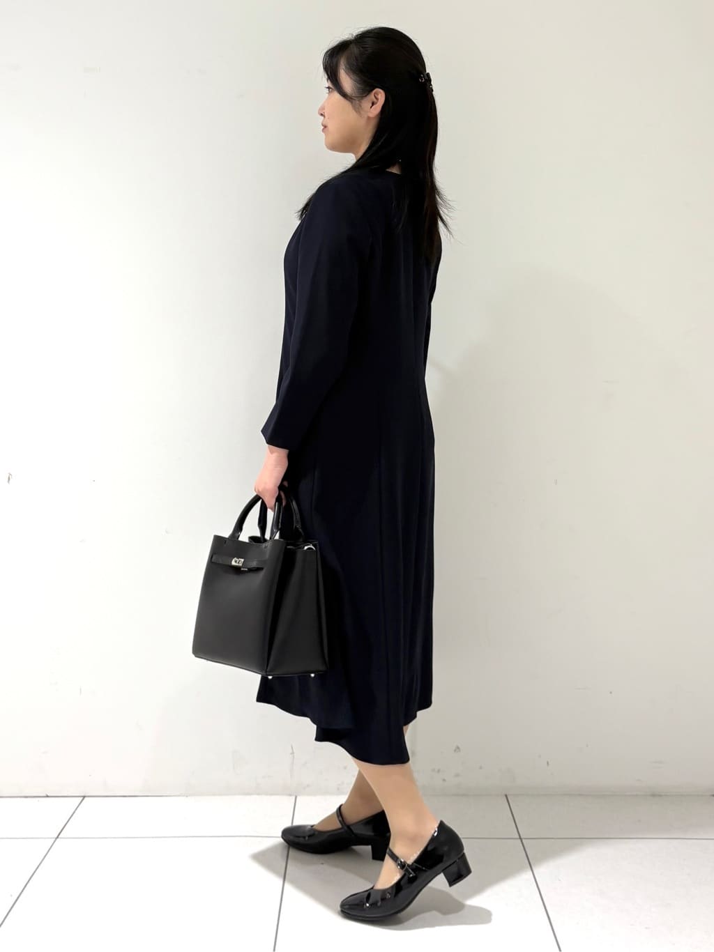 momokoさんの「INDIVI｜【洗える／UVケア】ジョーゼットフレアワンピース」を使ったコーディネート