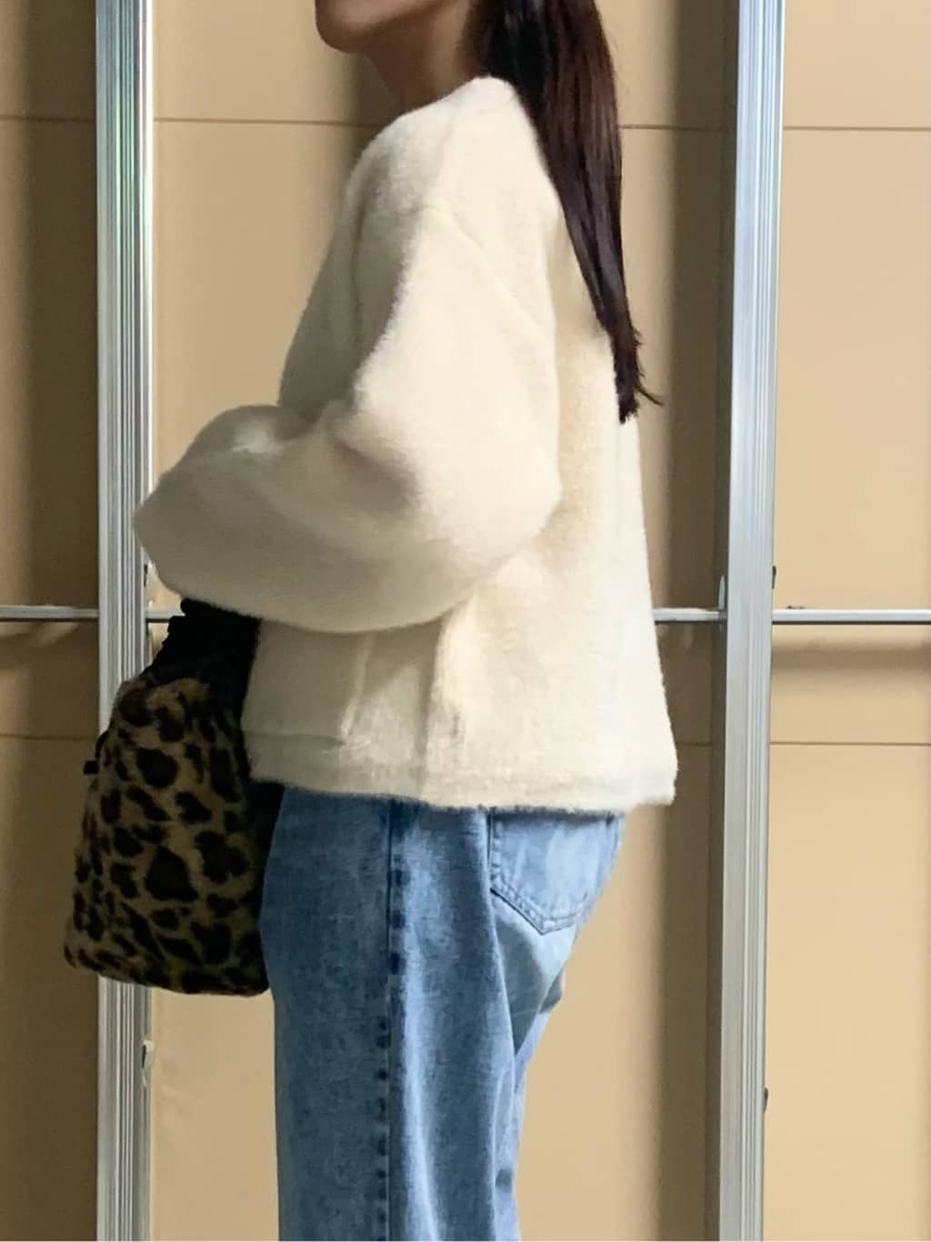 sahoさんの「THE SHOP TK｜デニムフレアパンツ【洗濯機可】」を使ったコーディネート