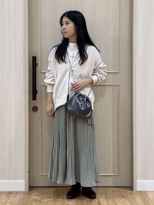 ERIさんの「SHOO･LA･RUE｜【S-LL】美しく見せる ボートネックロンT」を使ったコーディネート
