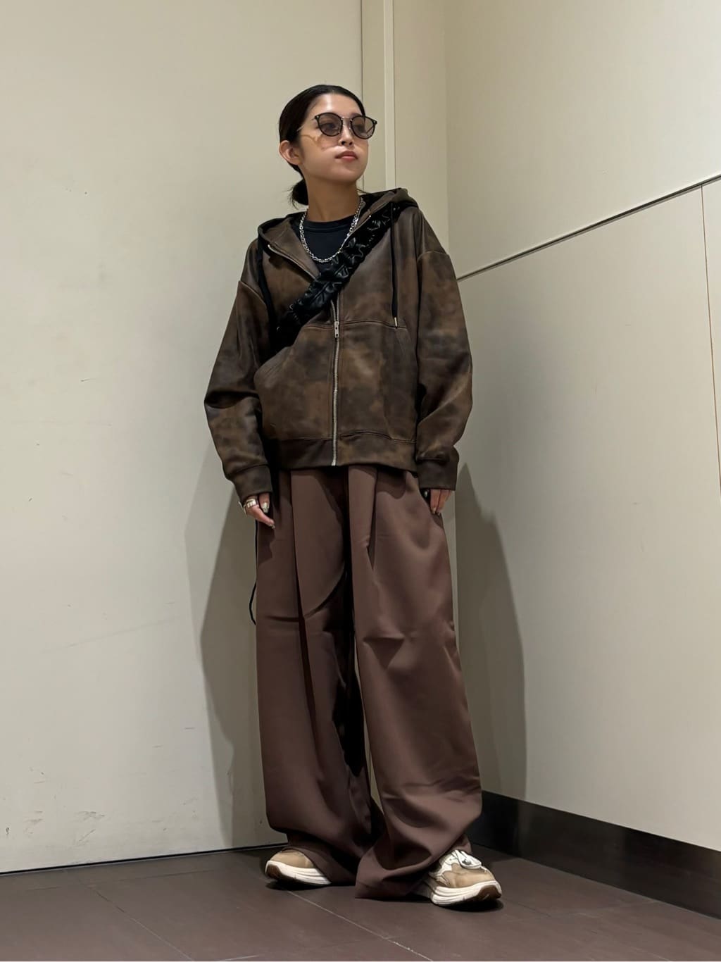 Mgmさんの「tk.TAKEO KIKUCHI｜ヴィンテージライクプリント ジップパーカー」を使ったコーディネート