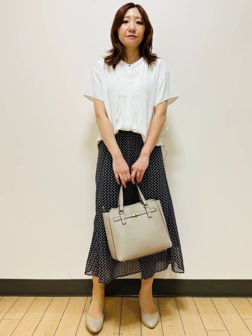 miiiさんの「Reflect｜【インナーに◎／すっきり見え！長め丈】タックデティールブラウス」を使ったコーディネート