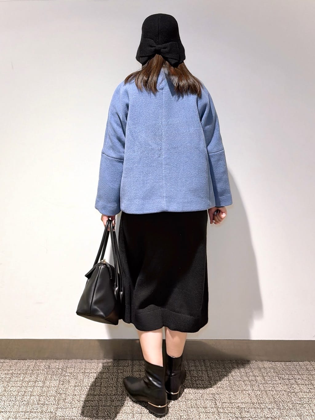 みーさんの「grove｜一枚で華やぐ、袖布帛ケーブルニットワンピース」を使ったコーディネート