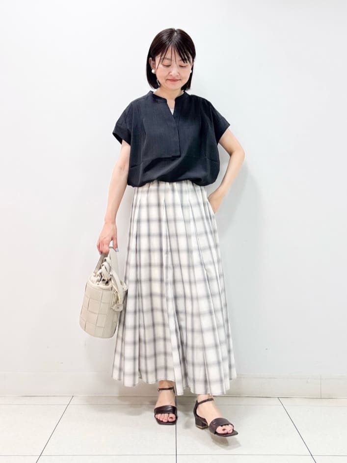 nakajoさんの「Dessin｜【2点セット/ウエストゴム/洗える】スキッパ―シャツ＆ストレートパンツセット」を使ったコーディネート