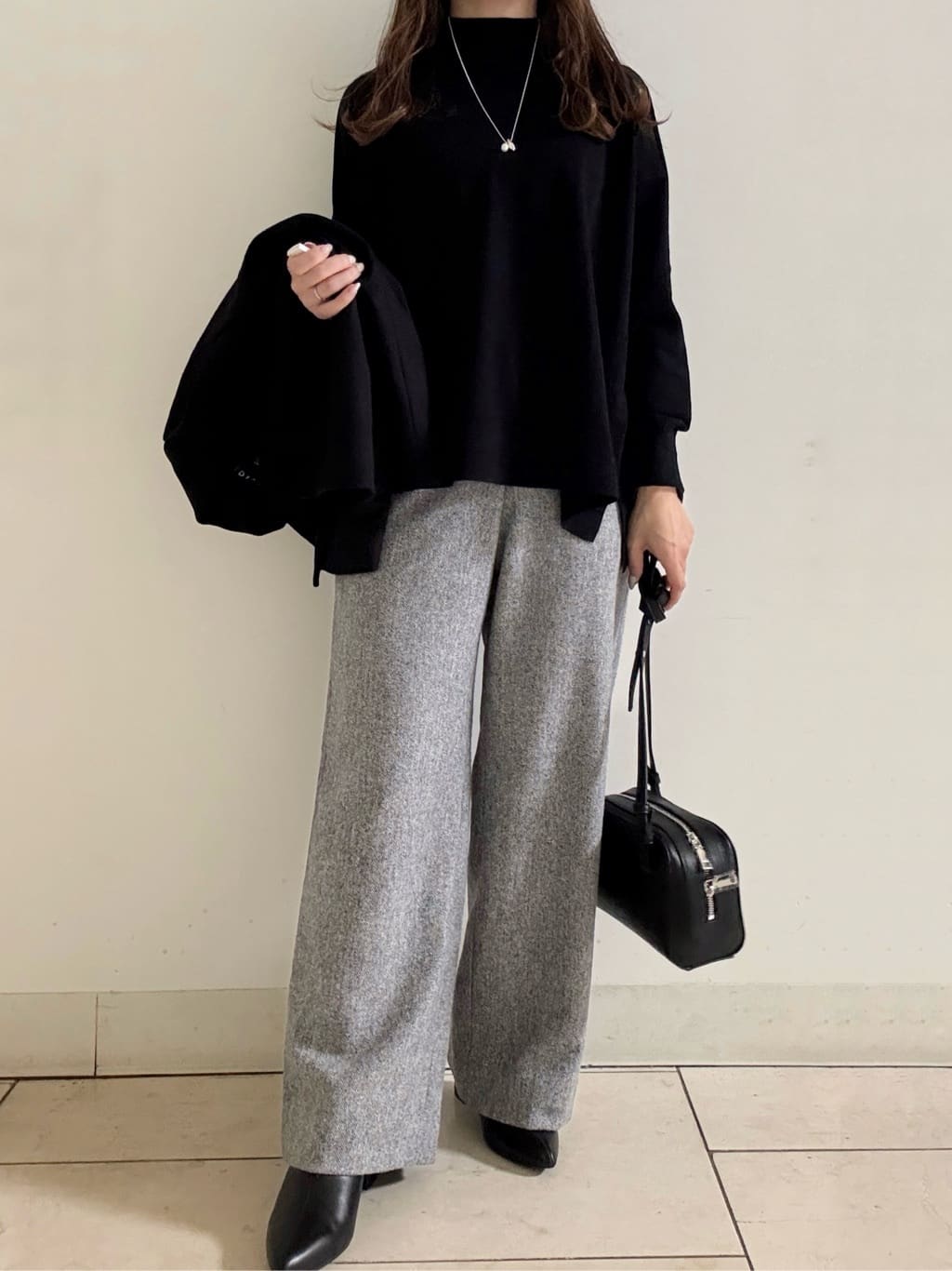 kahoさんの「INDIVI｜【洗える／毛玉になりにくい】エクストラファインウール ハイネックニット」を使ったコーディネート