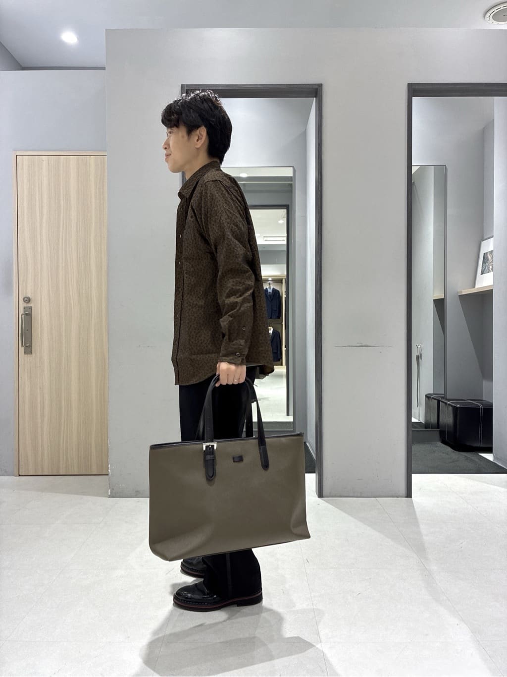 わいずみさんの「TAKEO KIKUCHI｜【Made in JAPAN】播州織 ドビー千鳥シャツ」を使ったコーディネート