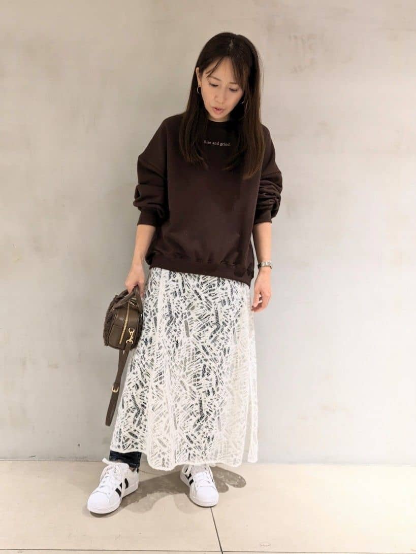 kanaさんの「UNTITLED｜【CHIGNON】別注ロゴスウェット」を使ったコーディネート