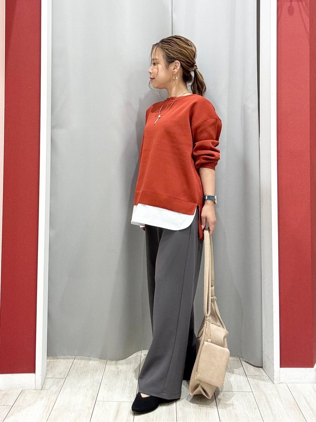 shioさんの「SHOO･LA･RUE｜【S-LL/ストレッチ】脚のラインを拾いにくい スマートワイドパンツ」を使ったコーディネート