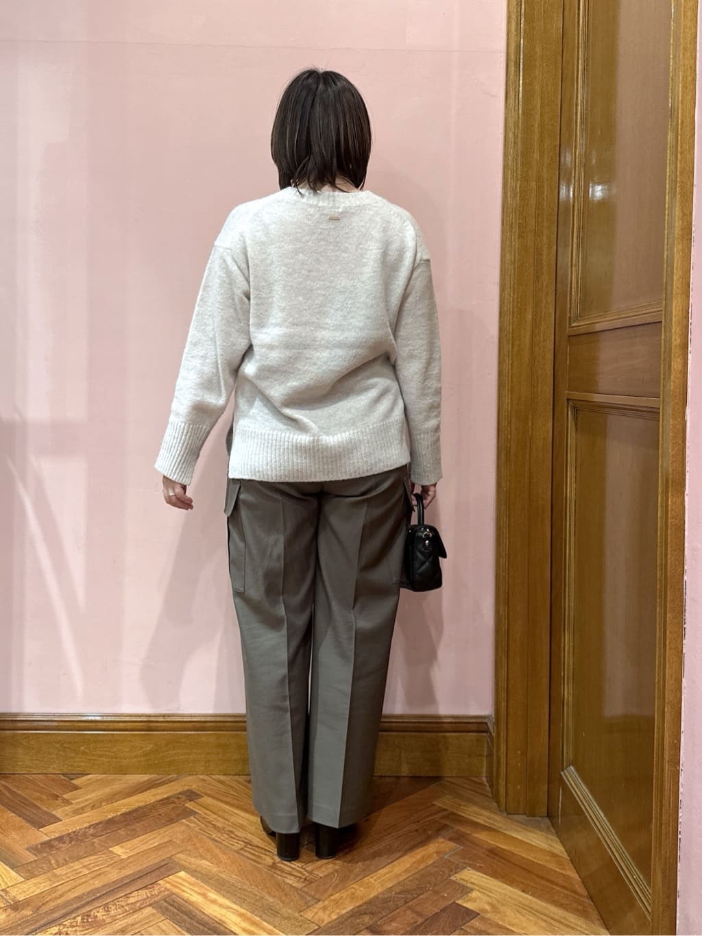komatsuさんの「DRESSTERIOR｜アルパカブレンドVネックニット」を使ったコーディネート