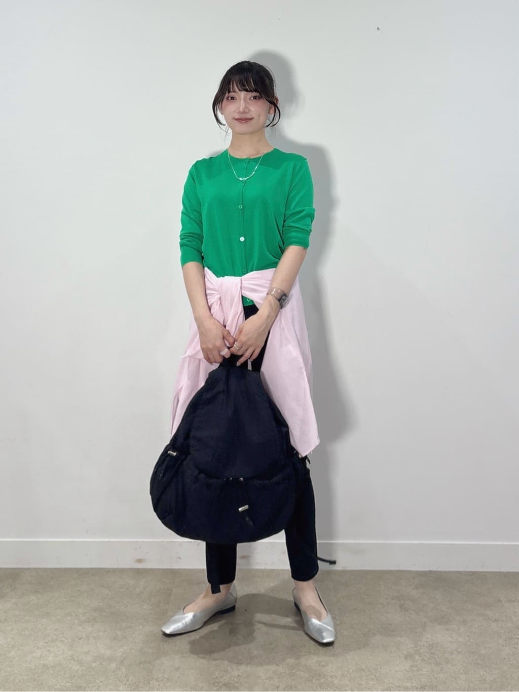 ibukiさんの「INDIVI｜【通年活躍！／アンサンブル可能】クルーネックカーディガン」を使ったコーディネート