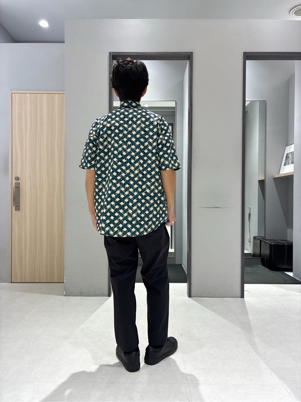 わいずみさんの「TAKEO KIKUCHI｜【COOL CITY WEAR】籠目アート柄 サッカーシャツ /通気性」を使ったコーディネート