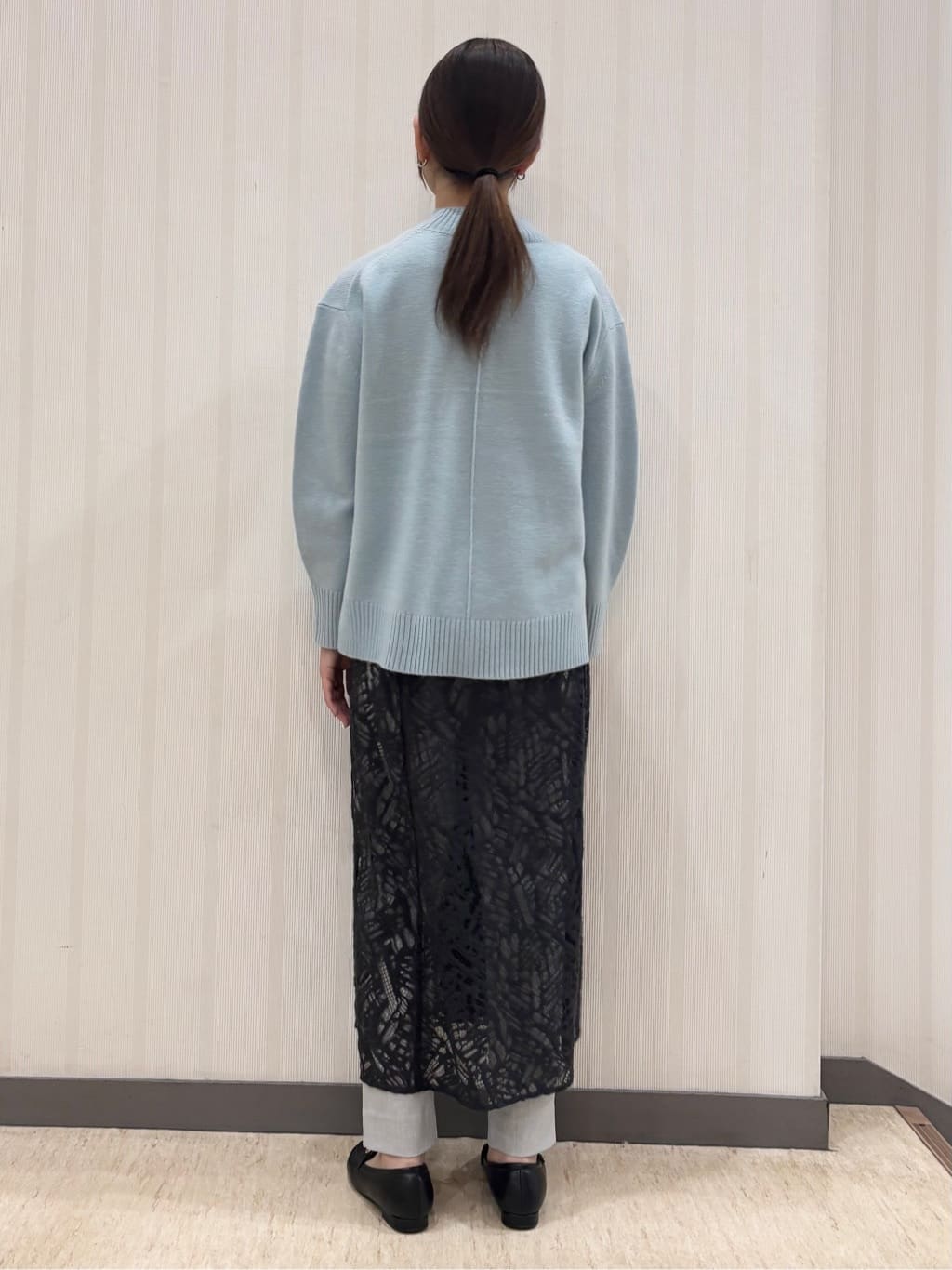 ちひさんの「INDIVI｜【冬ニット人気NO．1！／カシミヤ混】ミドルゲージハイネックニット」を使ったコーディネート