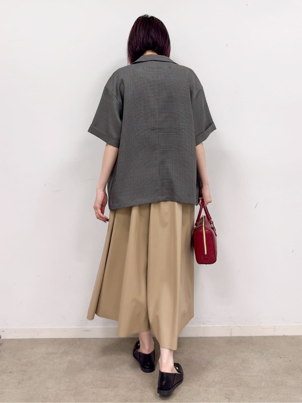 𝐜𝐡𝐢𝐤𝐚さんの「SHOO･LA･RUE｜【セットアップ可/洗濯後しわになりにくい】5分袖テーラードジャケット」を使ったコーディネート