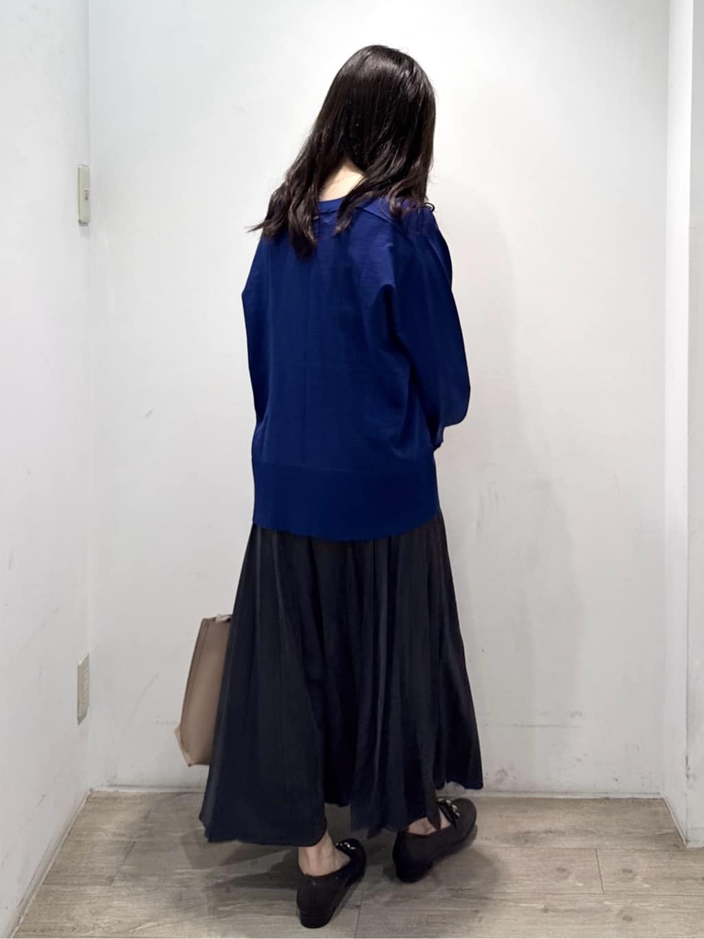 yuicciさんの「OPAQUE.CLIP｜リラクシーVネックニット【洗濯機洗OK】《6col》」を使ったコーディネート