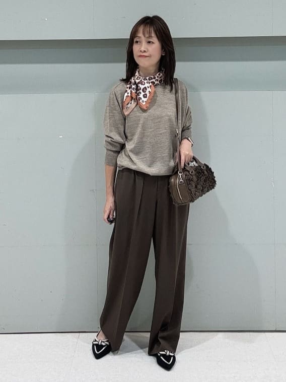 makiさんの「UNTITLED｜【アンサンブル可/洗える】シルクウールカシミヤ ドルマンスリーブニット」を使ったコーディネート