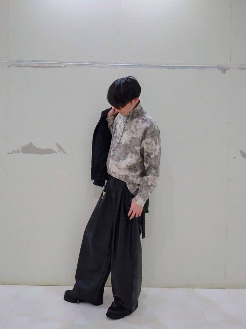 KENさんの「tk.TAKEO KIKUCHI｜ヴィンテージライクプリント ハーフジッププルオーバー」を使ったコーディネート