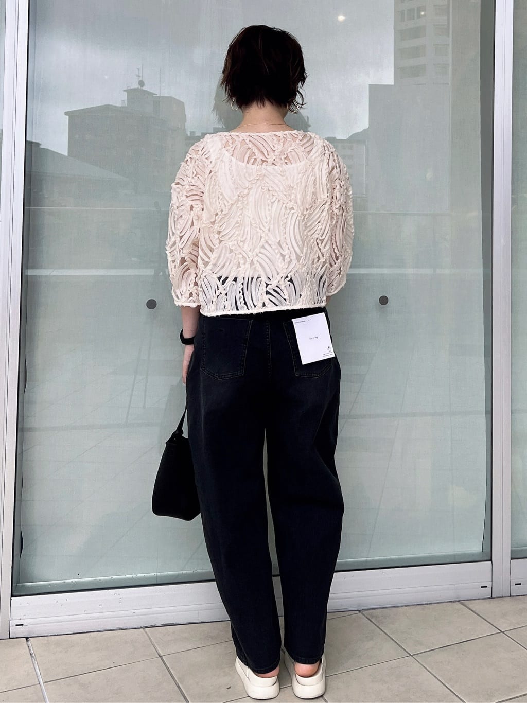 yo-koさんの「OPAQUE.CLIP｜シアー刺繍レース前開きブラウス【洗濯機洗い可】」を使ったコーディネート