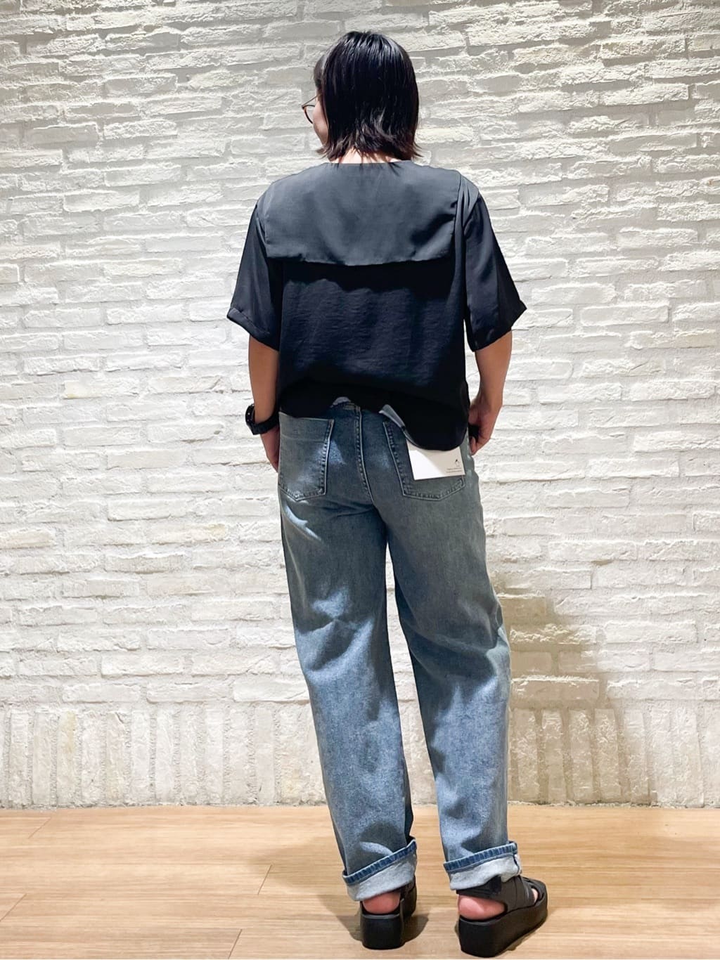 シゲリさんの「OPAQUE.CLIP｜ヴィンテージサテンセーラーカラーブラウス【洗濯機洗い可】」を使ったコーディネート
