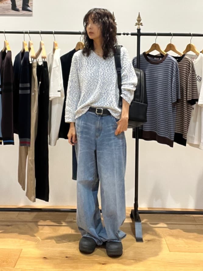 misaさんの「DRESSTERIOR｜ヴィンテージ加工ワイドデニムパンツ」を使ったコーディネート