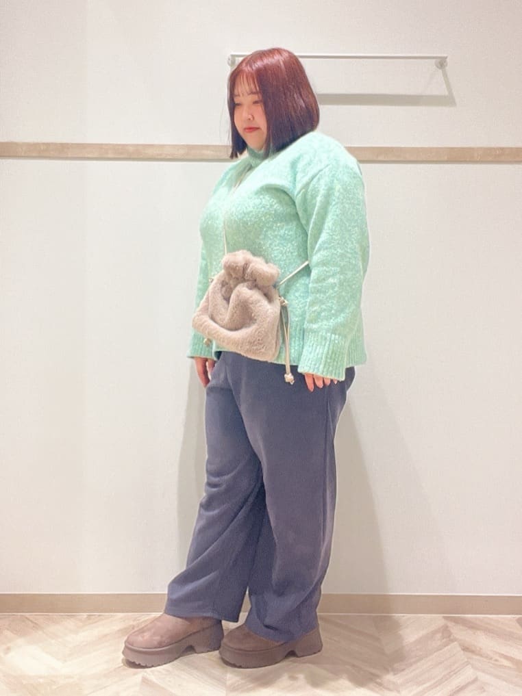 ゆめさんの「SHOO･LA･RUE｜【洗濯機可/S-LL】インせず着られる ふわふわハイネックニット」を使ったコーディネート