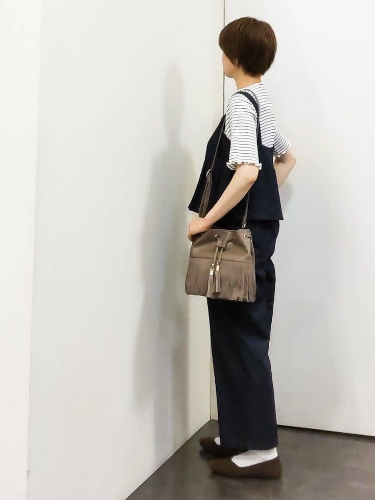 やまちゃんさんの「grove｜【2点SET/体型カバー】夏から秋まで着まわせる！プリーツビスチェセットアップ」を使ったコーディネート