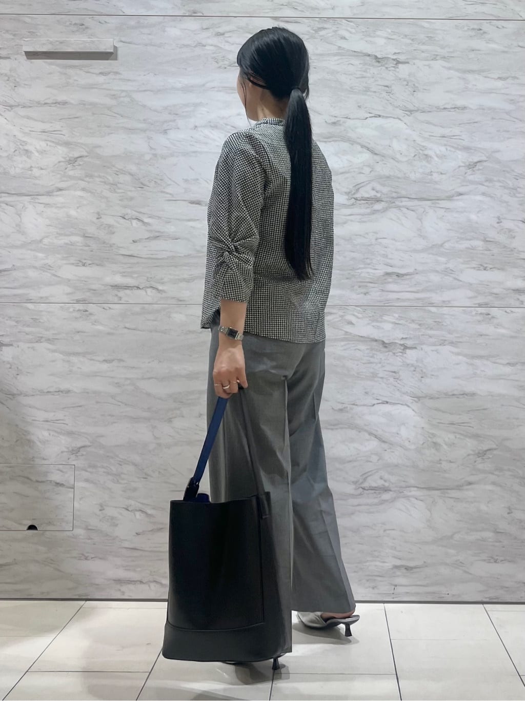 hasuさんの「INDIVI｜【UVケア／吸汗速乾】スリーブデザインブラウス」を使ったコーディネート